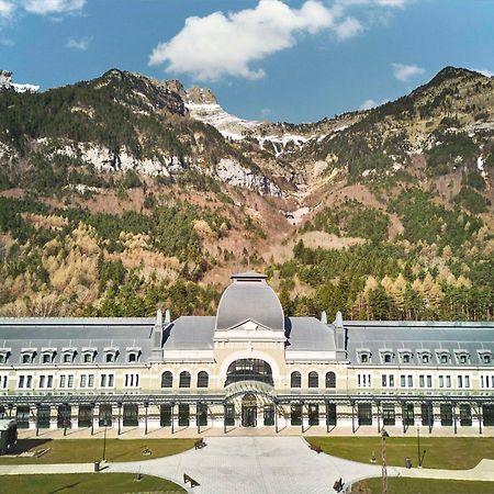Canfranc Estacion, A Royal Hideaway Hotel - Gran Lujo Εξωτερικό φωτογραφία The station