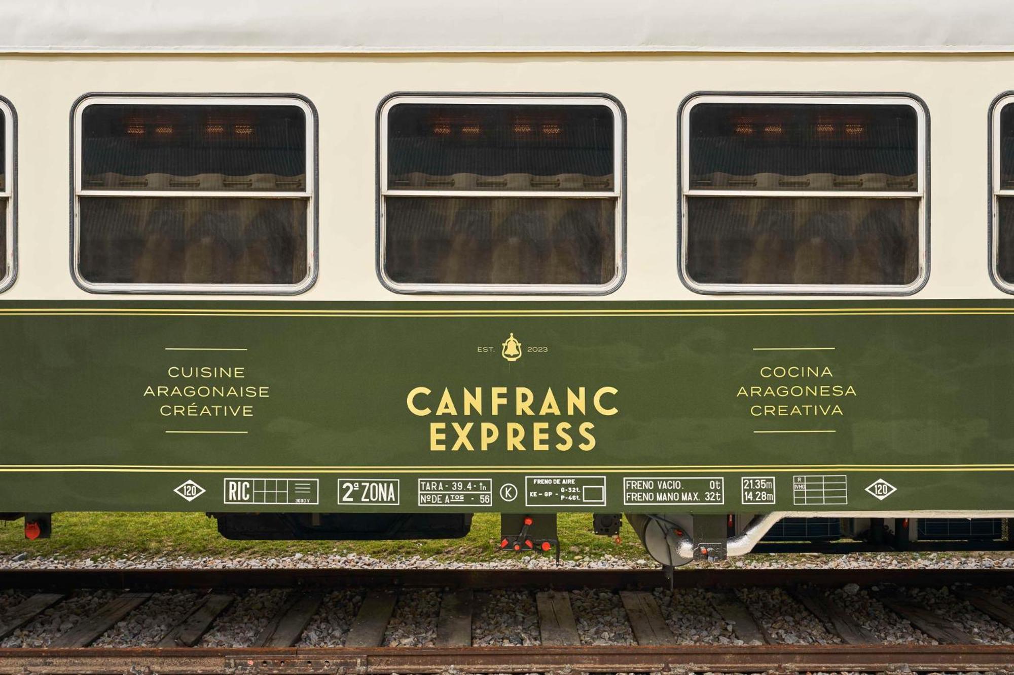 Canfranc Estacion, A Royal Hideaway Hotel - Gran Lujo Εξωτερικό φωτογραφία Canfranc Express