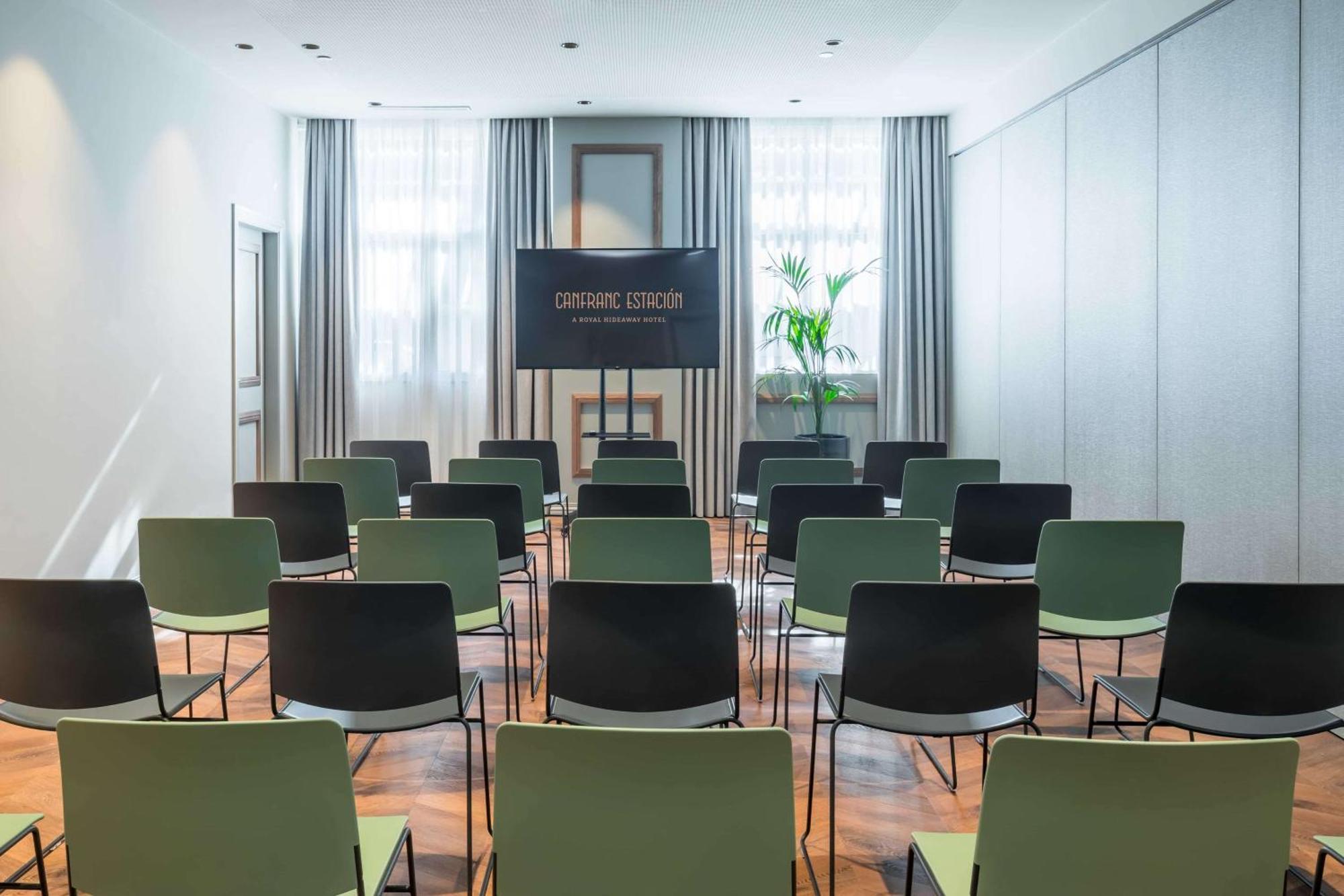 Canfranc Estacion, A Royal Hideaway Hotel - Gran Lujo Εξωτερικό φωτογραφία Meeting room