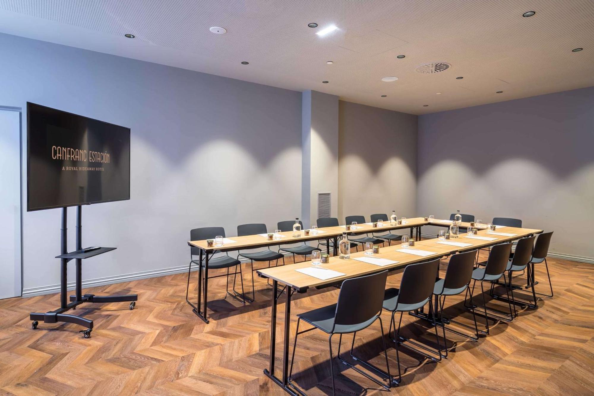 Canfranc Estacion, A Royal Hideaway Hotel - Gran Lujo Εξωτερικό φωτογραφία Meeting room
