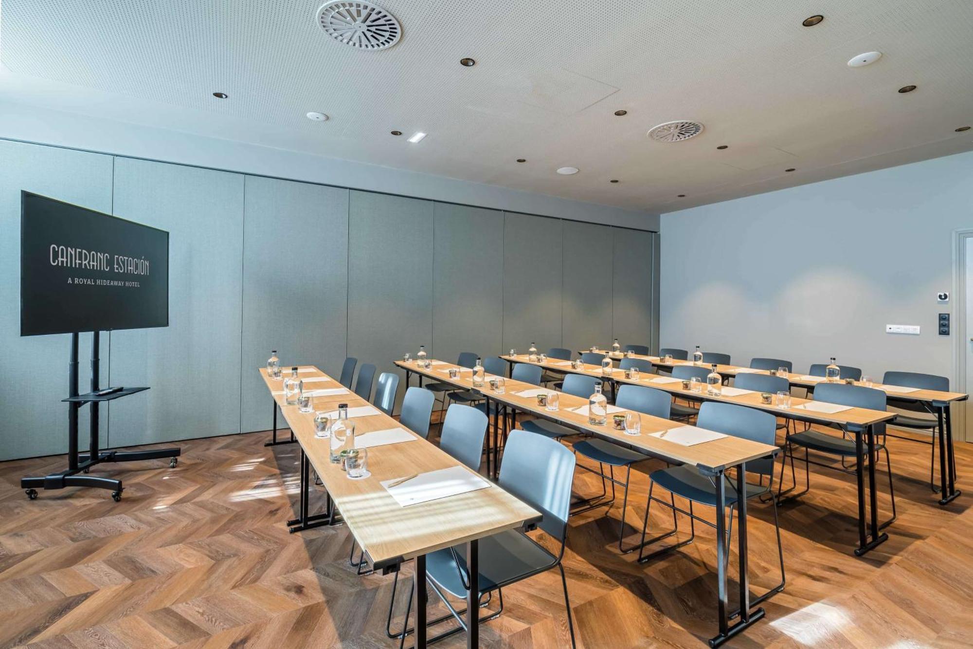 Canfranc Estacion, A Royal Hideaway Hotel - Gran Lujo Εξωτερικό φωτογραφία Meeting room