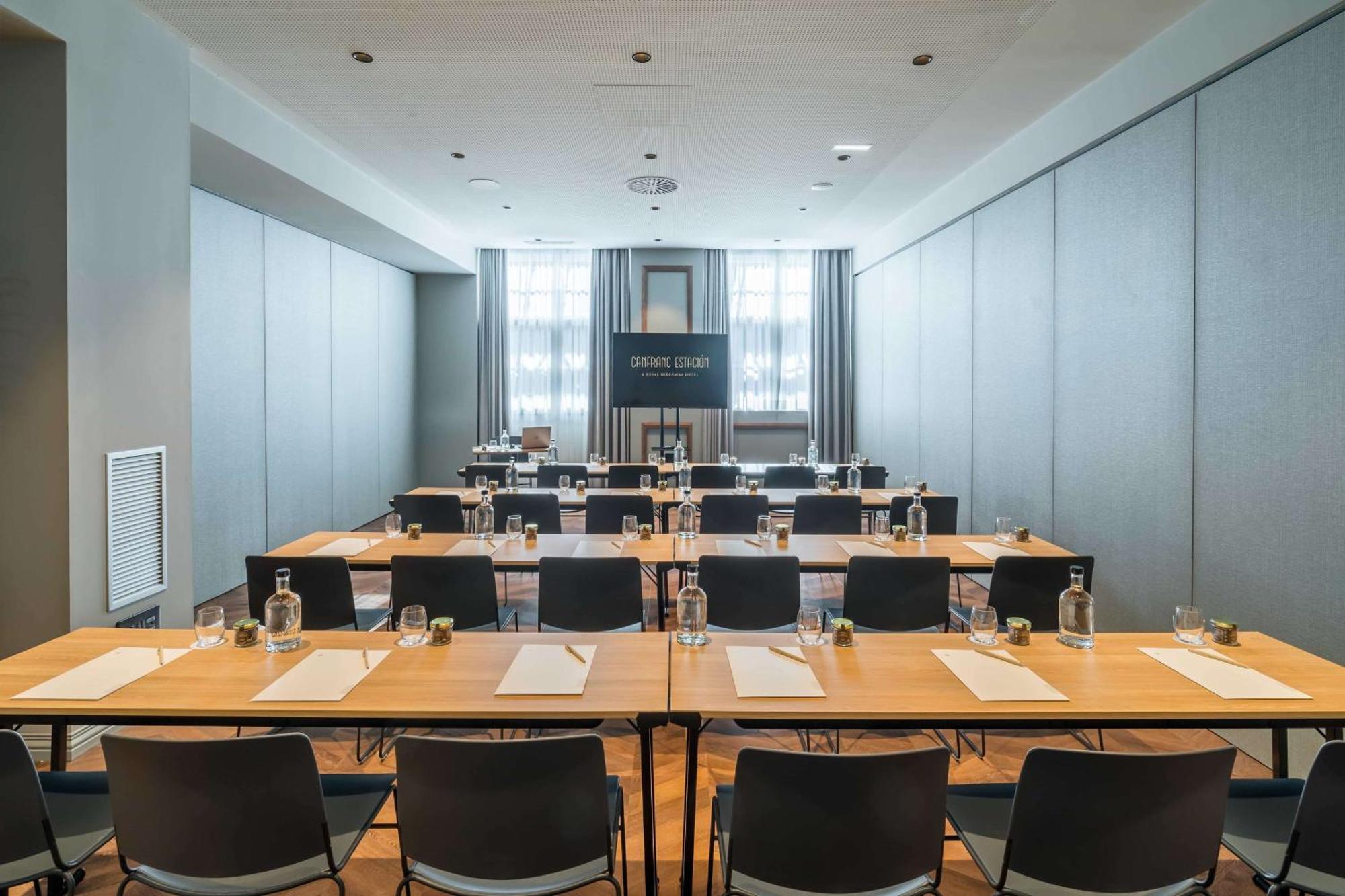 Canfranc Estacion, A Royal Hideaway Hotel - Gran Lujo Εξωτερικό φωτογραφία Meeting room