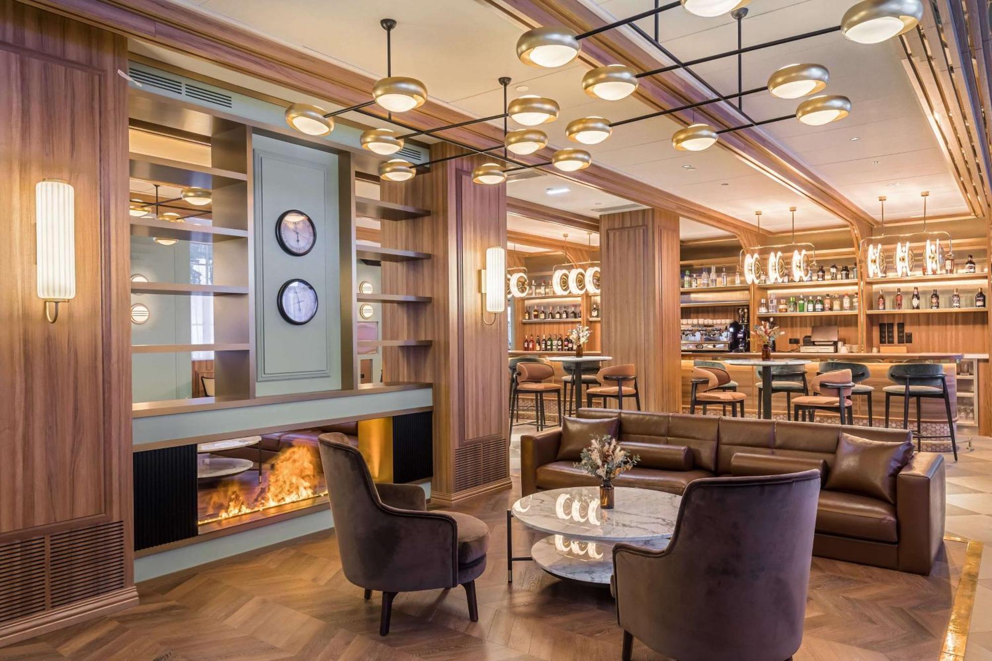 Canfranc Estacion, A Royal Hideaway Hotel - Gran Lujo Εξωτερικό φωτογραφία The Lounge at the InterContinental London The O2