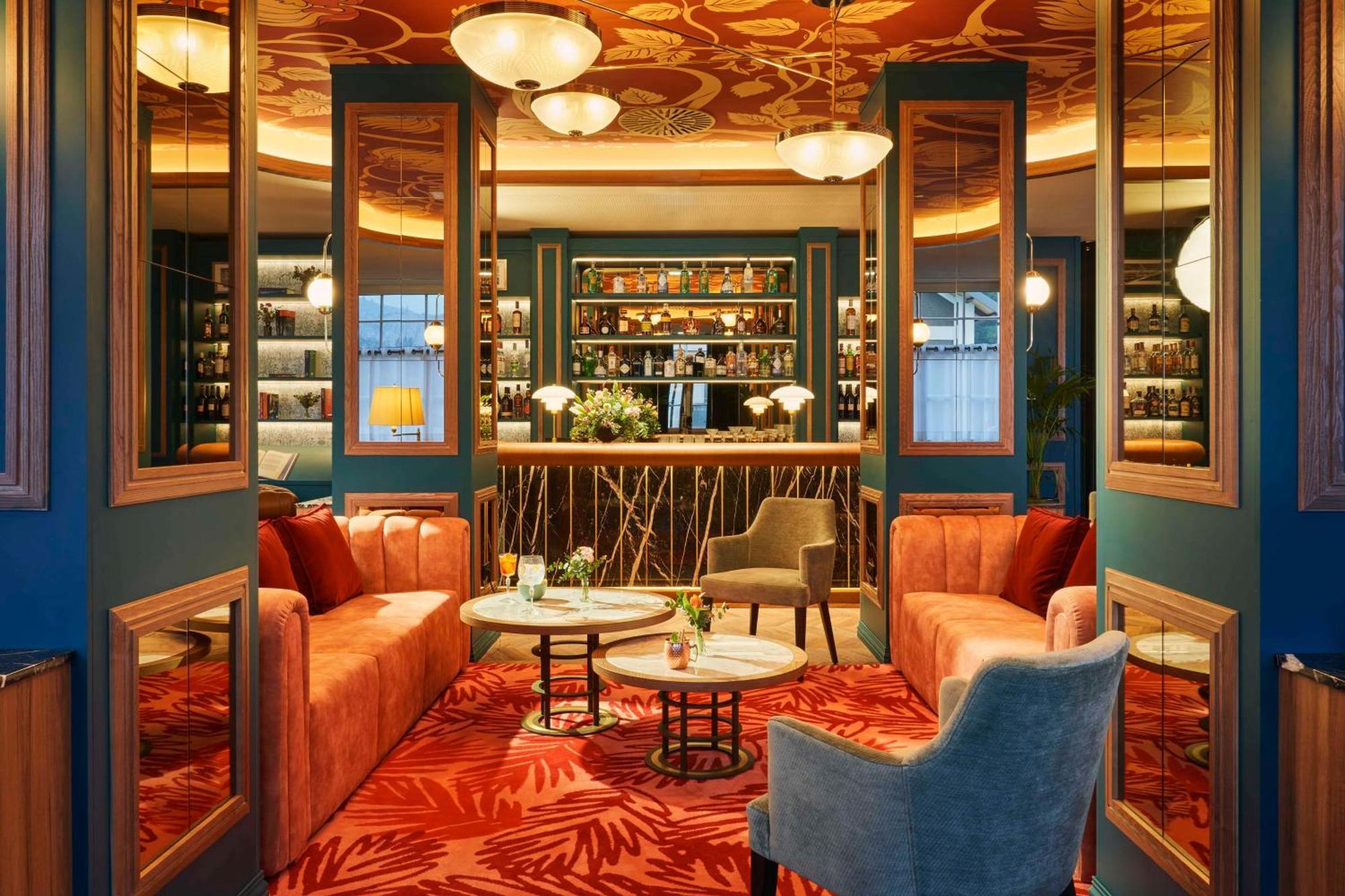 Canfranc Estacion, A Royal Hideaway Hotel - Gran Lujo Εξωτερικό φωτογραφία The bar at the Mandarin Oriental